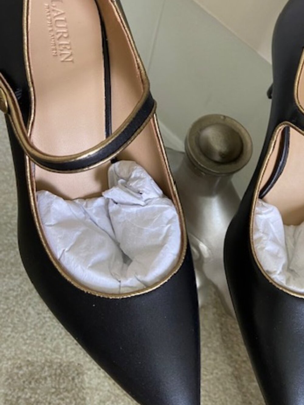 NWT - Ralph Lauren Lanette Black/Gold Metallic Trim Mary Jane Pumps - Size 8.5 - Picture 3 of 6